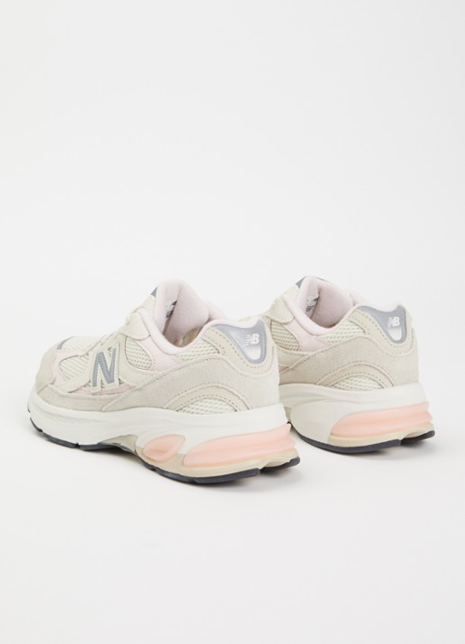 New Balance 2010 sneaker van suède met details van mesh - achterkant 2 lichtroze