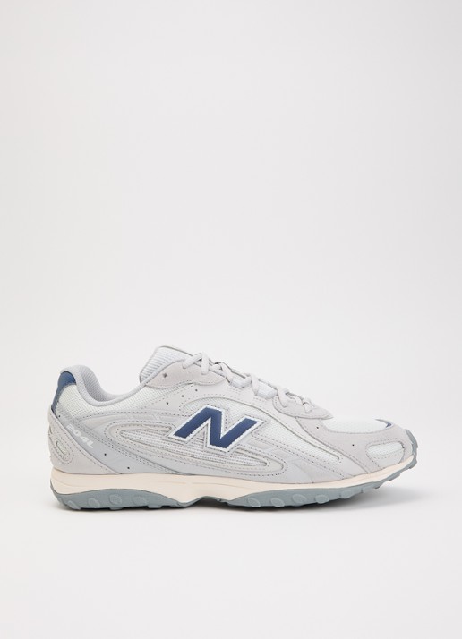 New Balance 204L sneaker met mesh details