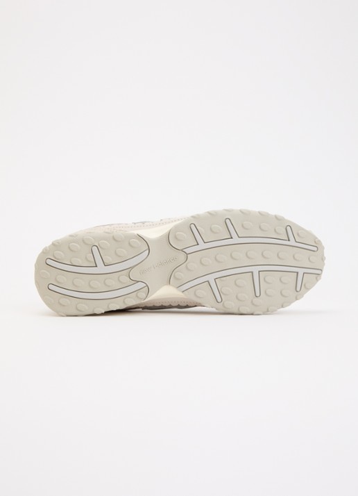 New Balance 204L sneaker van mesh met details van suède - detail 4 taupe