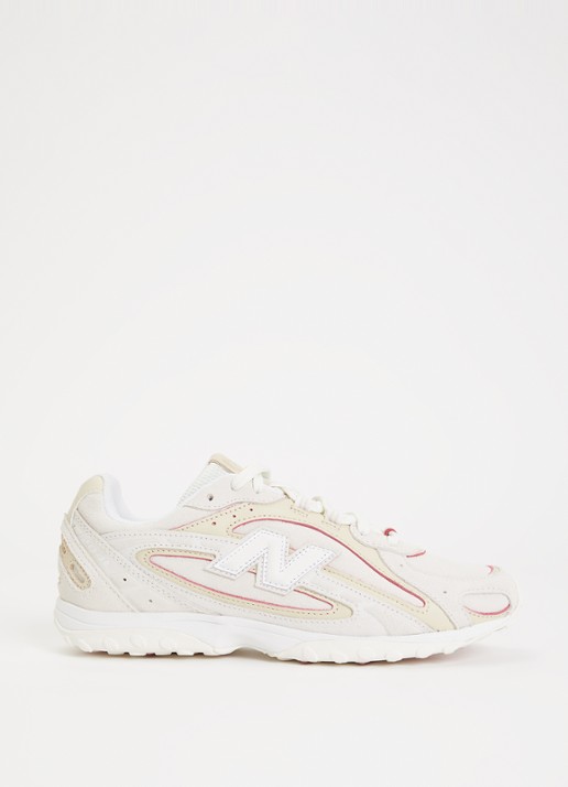 New Balance 204L sneaker van suède met leren details - voorkant 5 creme