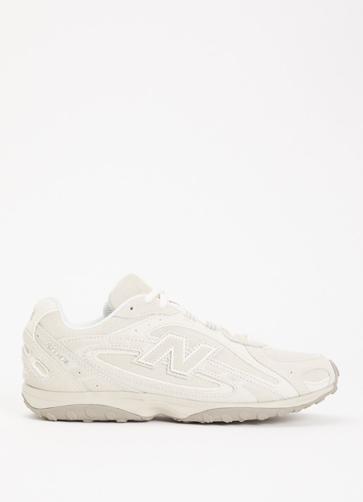New Balance 204L sneaker van suède - voorkant beige