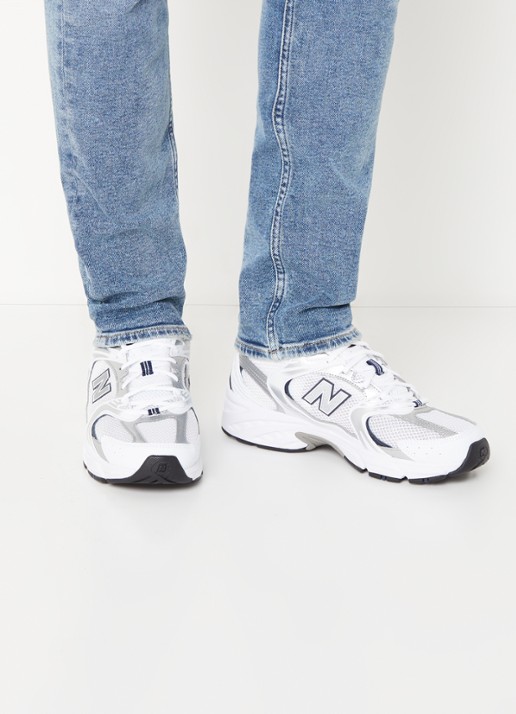 New Balance 530 sneaker met mesh details en metallic finish - MR530SG - voorkant 2 zilver