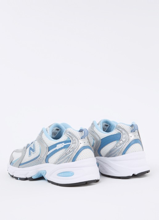 New Balance 530 sneaker van mesh met leren details - achterkant lichtblauw