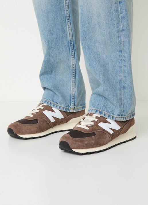 New Balance 574 sneaker van suède met mesh details - voorkant 2 bruin