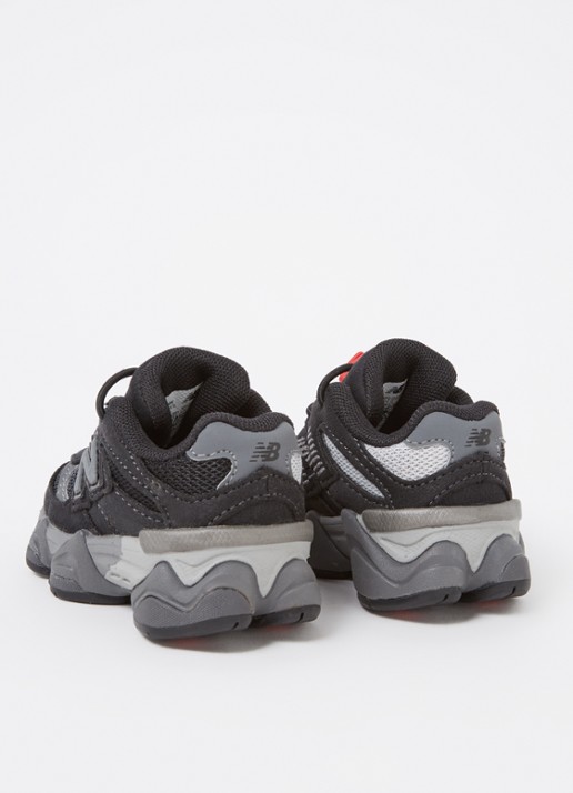 New Balance 9060 sneaker met mesh details - achterkant zwart