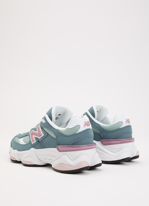 New Balance 9060 sneaker met mesh details - achterkant staalblauw