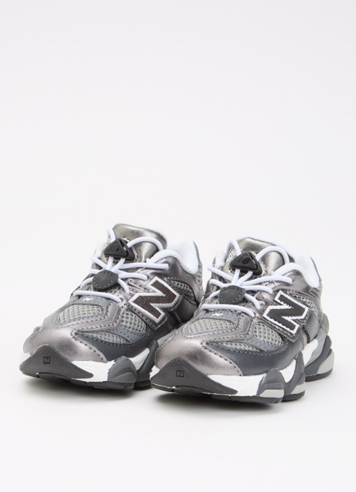 New Balance 9060 sneaker met mesh details - voorkant 2 donkergrijs