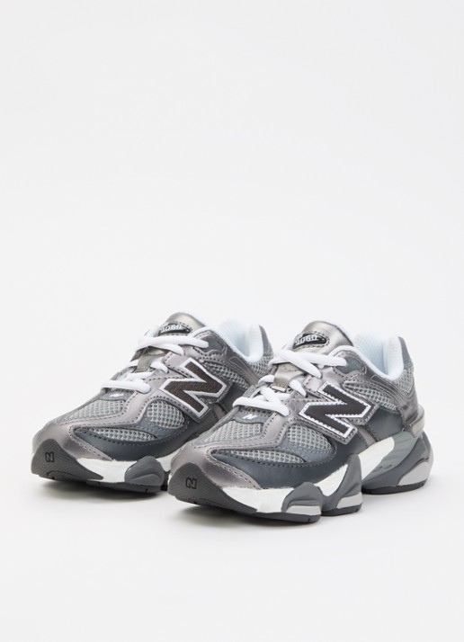 New Balance 9060 sneaker met mesh details - voorkant 3 donkergrijs
