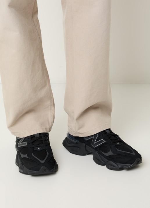 New Balance 9060 sneaker met suède details - voorkant 3 zwart