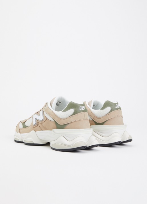 New Balance 9060 sneaker van mesh met leren details - achterkant 3 beige