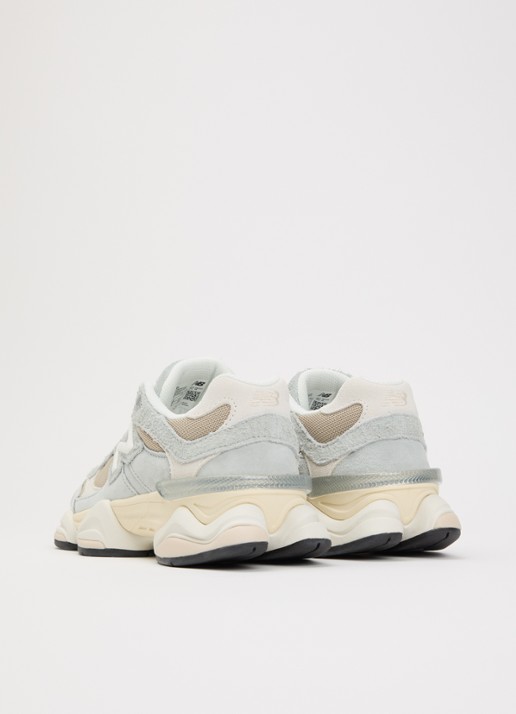 New Balance 9060 sneaker van mesh met logo - achterkant beige