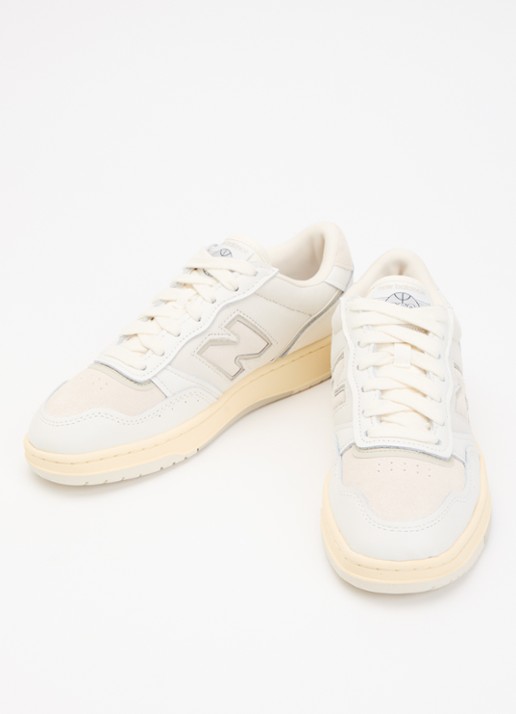New Balance BB950 sneaker van leer met details van nubuck - detail 2 creme