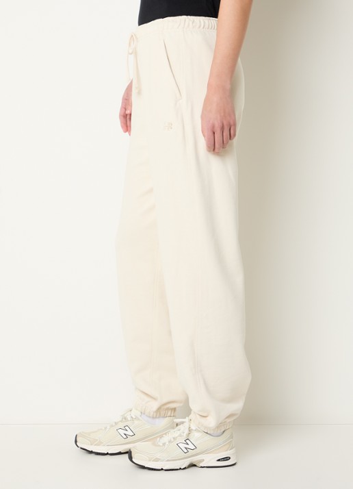 New Balance High waist tapered fit joggingbroek met steekzakken - detail 5 gebroken wit