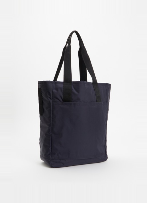 New Balance NB Go schoudertas met 14 inch laptopvak - achterkant 2 donkerblauw