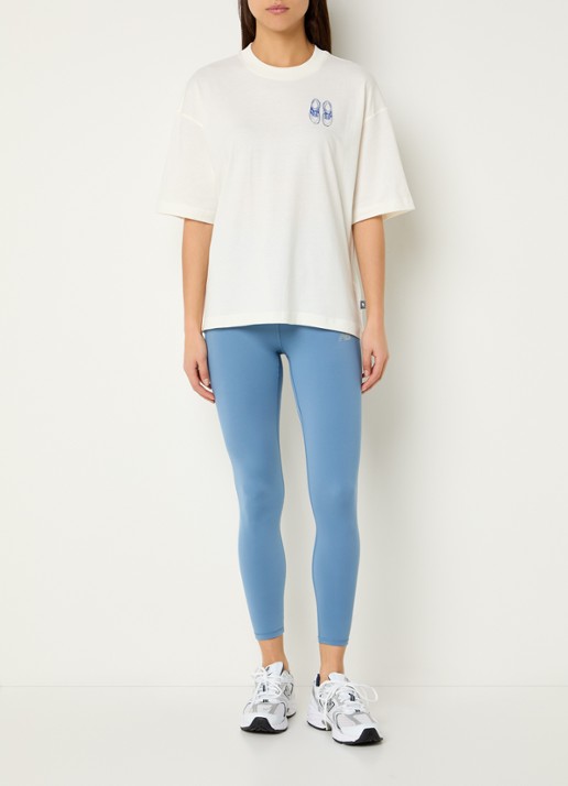 New Balance Sea salt T-shirt met print - voorkant 3 gebroken wit