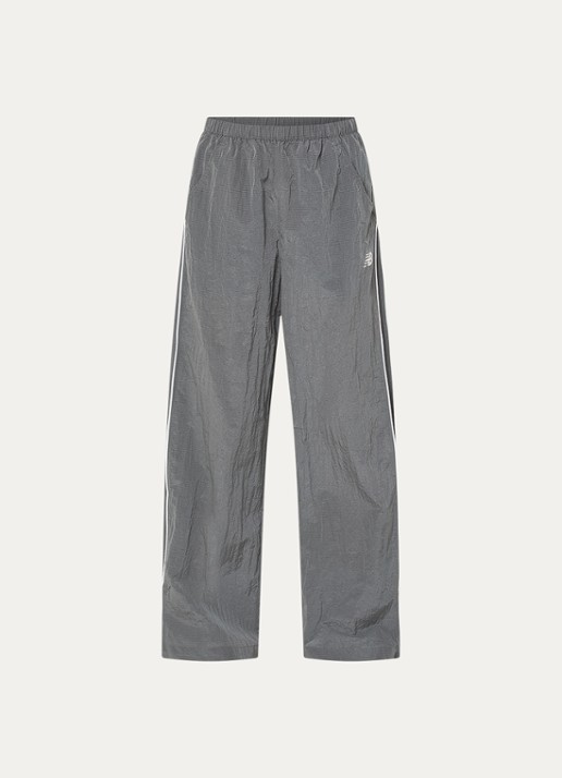 New Balance Sport Legacy high waist loose fit trackpants met logo en steekzakken  - voorkant grijs