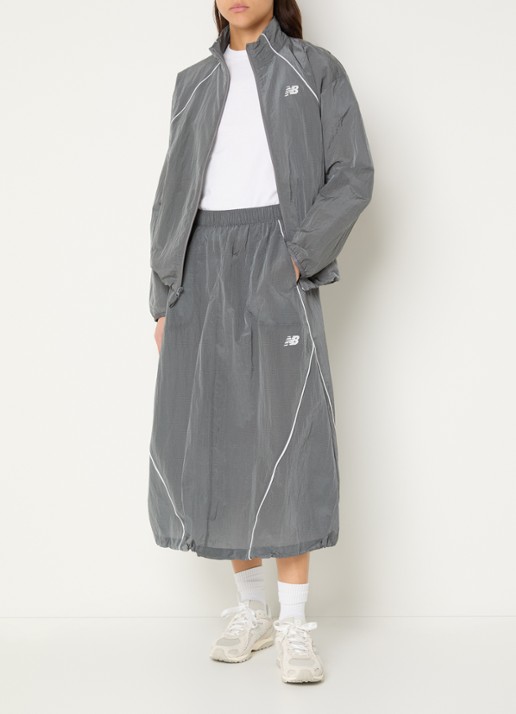 New Balance Sport Legacy midi rok met logo  - voorkant 4 grijs