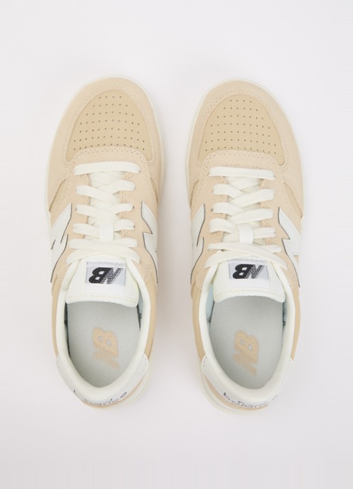 New Balance T500 sneaker van suède - detail 4 zand