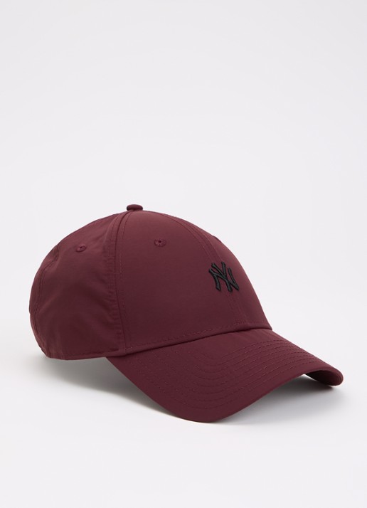 New Era 9FORTY pet met New York Yankees logoborduring
