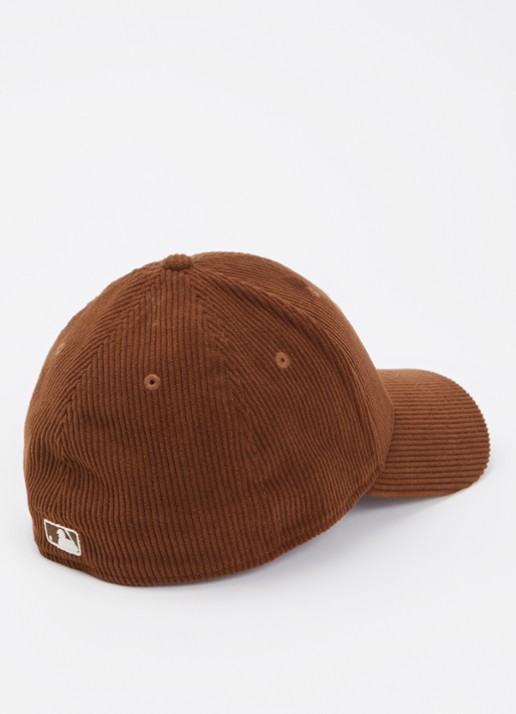 New Era Pet met logoborduring - detail bruin