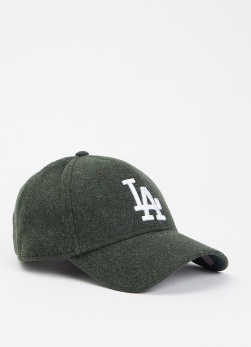 New Era Pet met logoborduring