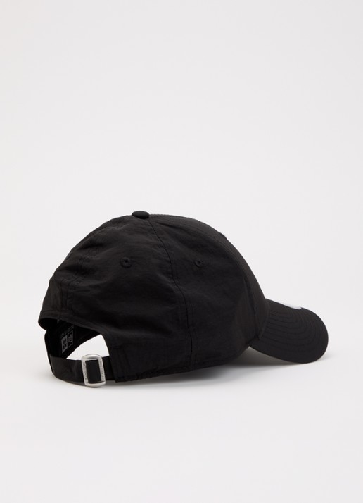 New Era Pet met logoborduring - detail 2 zwart