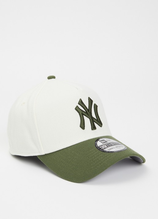 New Era Pet met logoborduring