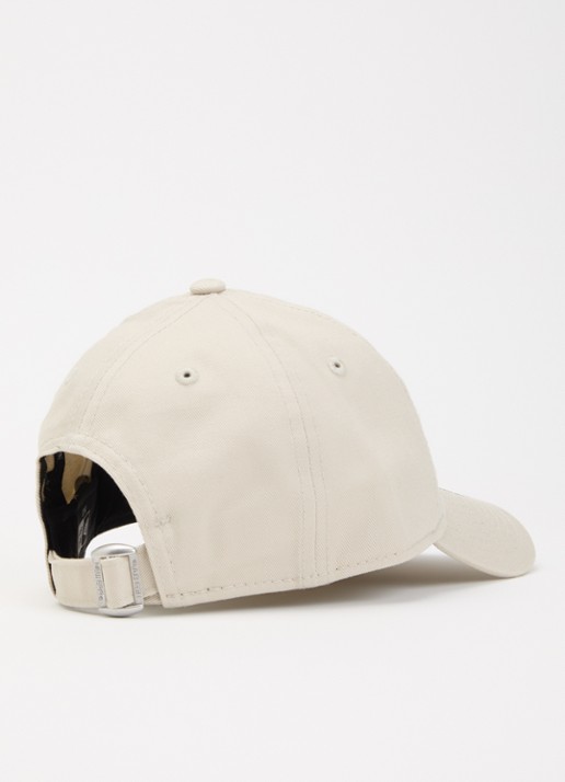 New Era Pet met logoborduring - detail 2 beige