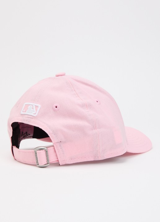 New Era Pet met logoborduring  - detail 2 lichtroze