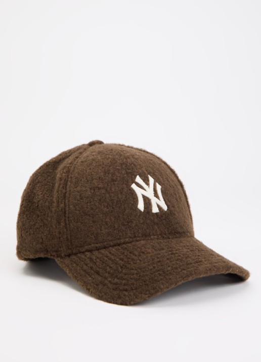 New Era Pet van teddy met logoborduring