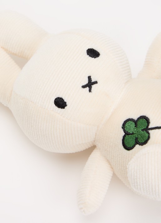 Nijntje Nijntje Klavertje Vier knuffel van corduroy 18 cm - voorkant 2 gebroken wit