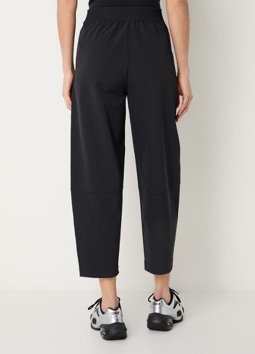 Nike 24.7 high waist cropped tapered fit broek met steekzakken - achterkant zwart