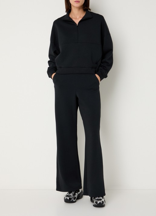 Nike 24.7 sweater met halve rits en steekzakken - voorkant 3 zwart