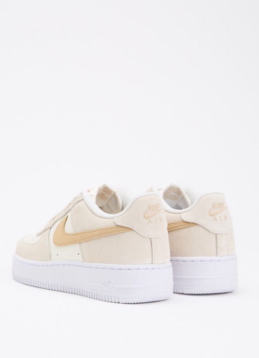 Nike Air Force 1 sneaker van suède met leren details - achterkant 5 creme