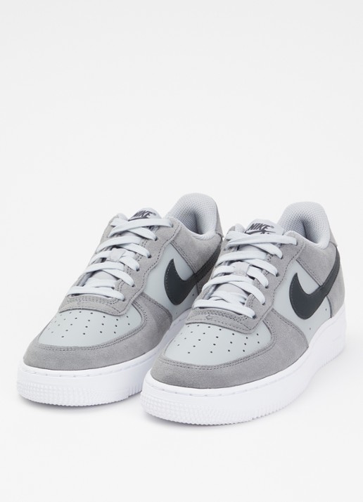 Nike Air Force 1 sneaker van suède met leren details - detail 3 grijs