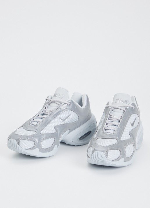 Nike Air Max Muse sneaker met mesh details en metallic finish - detail 3 zilver