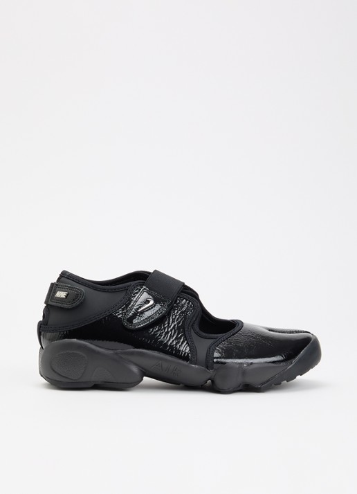 Nike Air Rift sneaker met lakfinish