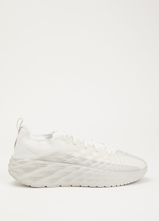 Nike Ava Edge sneaker met mesh details