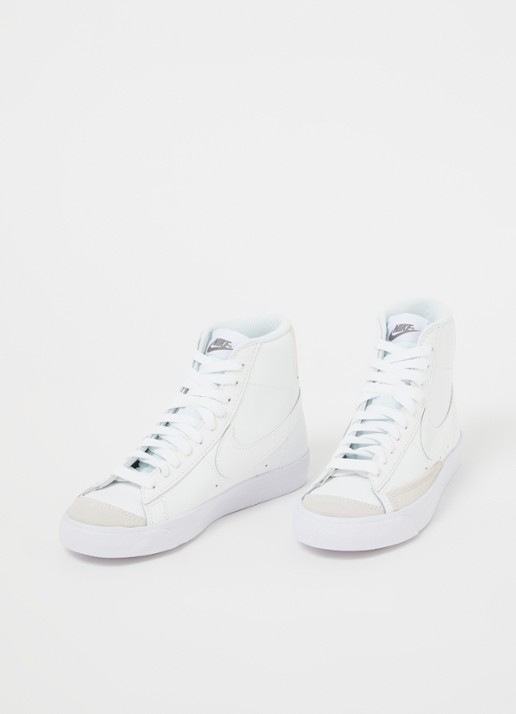 Nike Blazer Mid '77 sneaker met suède details  - voorkant 2 lichtgeel