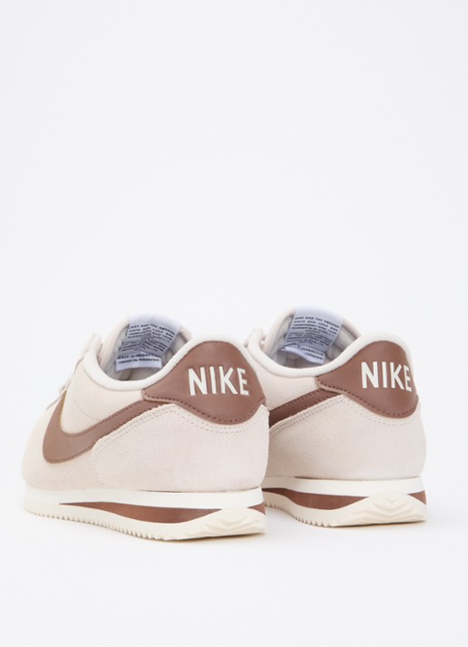 Nike Cortez LT sneaker van suède - achterkant 5 beige