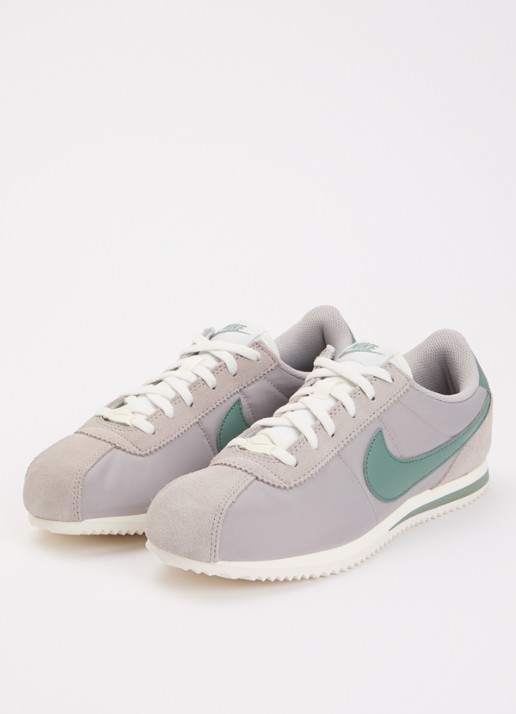 Nike Cortez sneaker met suède details - voorkant 4 grijs