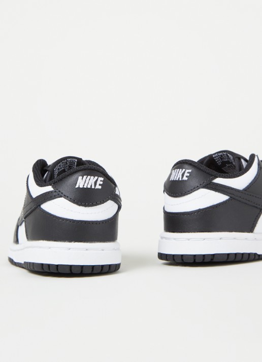 Nike Dunk Low babyschoentje van leer - detail zwart