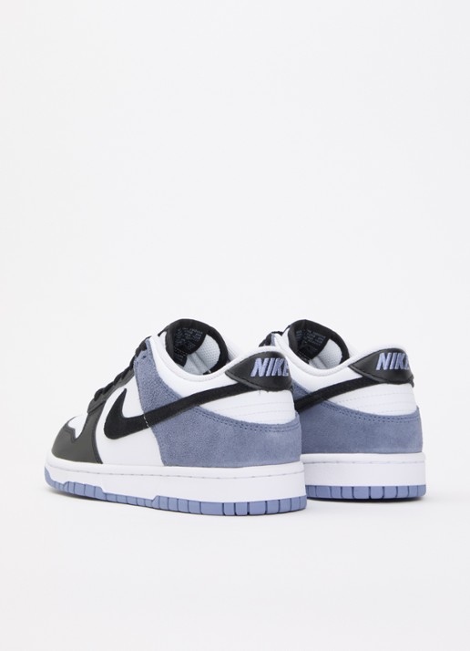 Nike Dunk low sneaker van leer met suède details - achterkant 4 lichtblauw