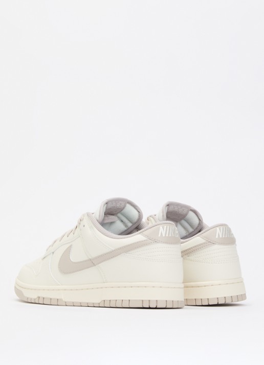 Nike Dunk Low sneaker van leer - achterkant gebroken wit