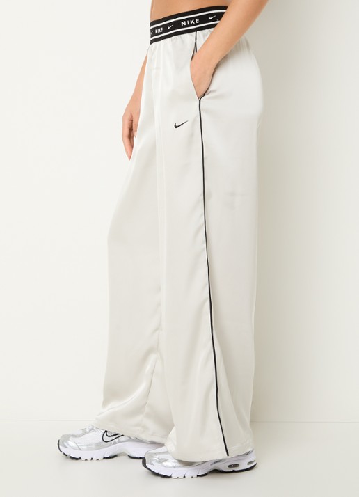 Nike High waist loose fit broek van satijn met logoband - detail 4 beige