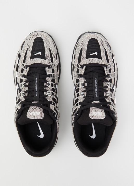 Nike P-6000 sneaker met slangenprint - detail 4 beige