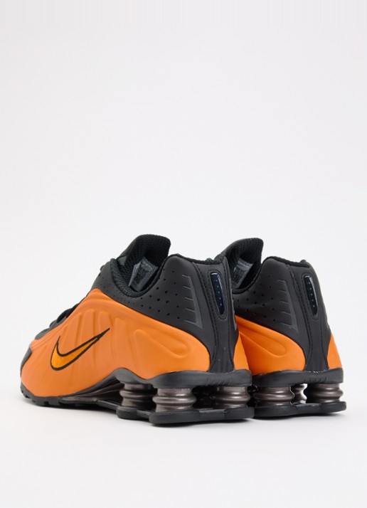 Nike Shox R4 sneaker met logo - achterkant orange