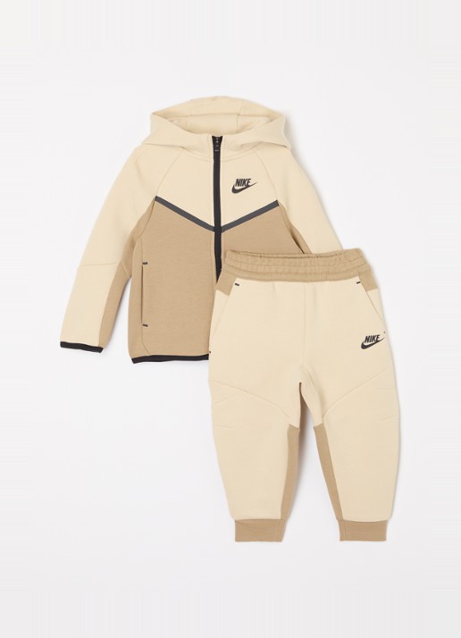 Nike Tech Fleece trainingspak met logo 2-delig - voorkant khaki