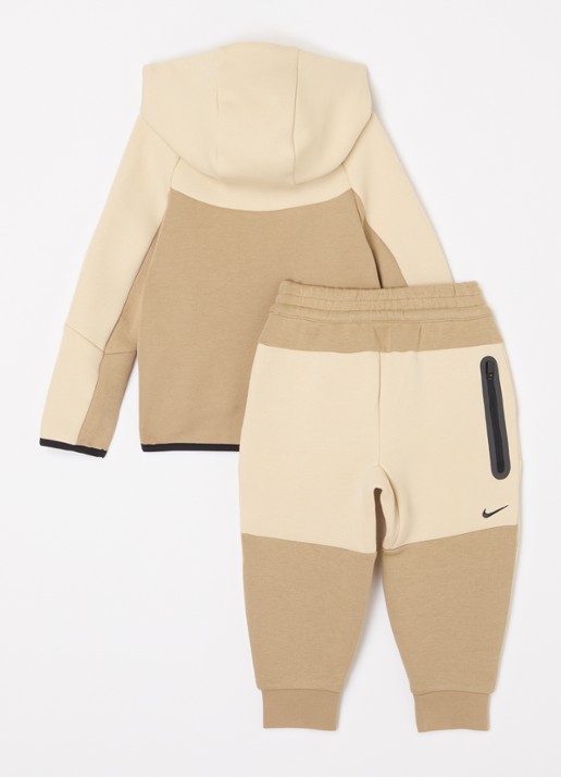 Nike Tech Fleece trainingspak met logo 2-delig - voorkant 2 khaki