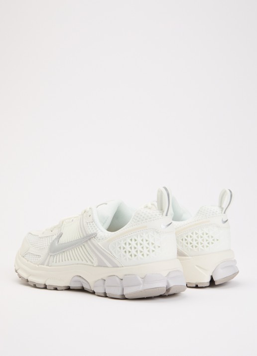 Nike Vomero 5 sneaker met mesh details - achterkant 4 gebroken wit